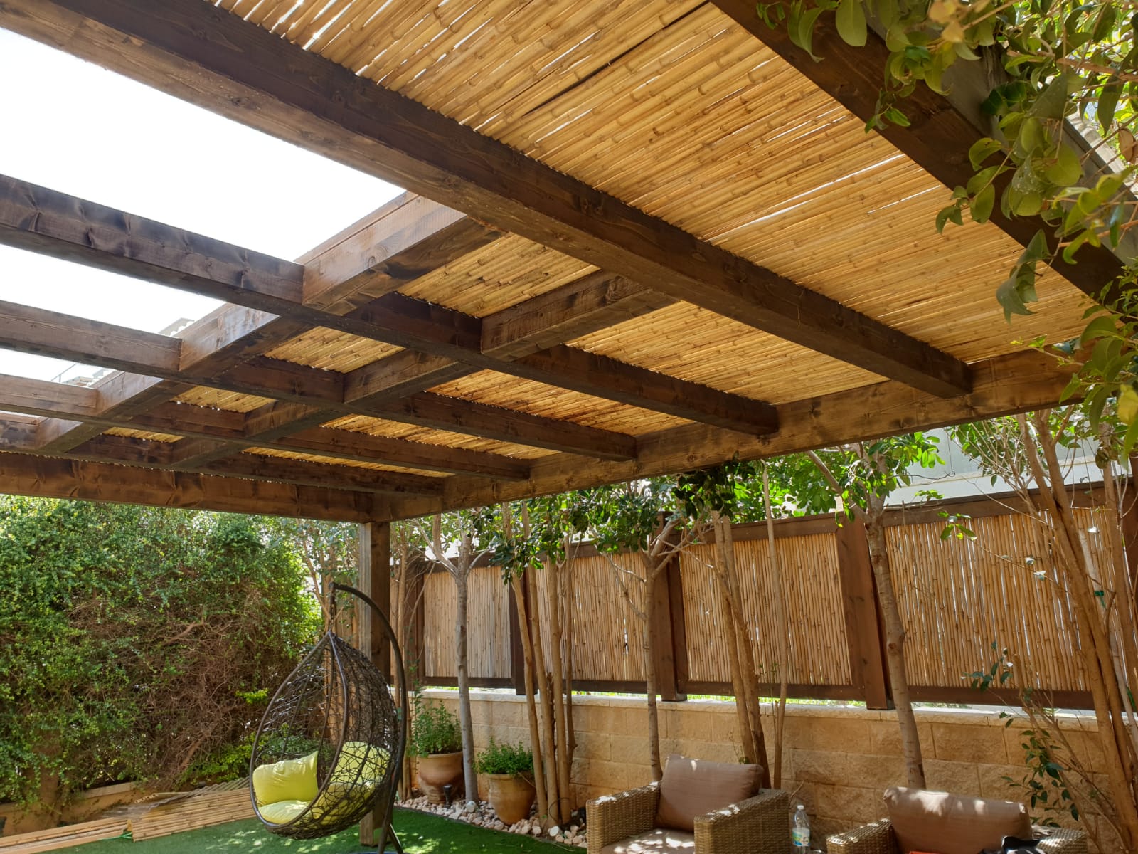 פרגולות- עץ ואלומיניום