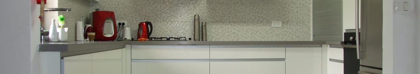 צילום מעבודה של הנגרים