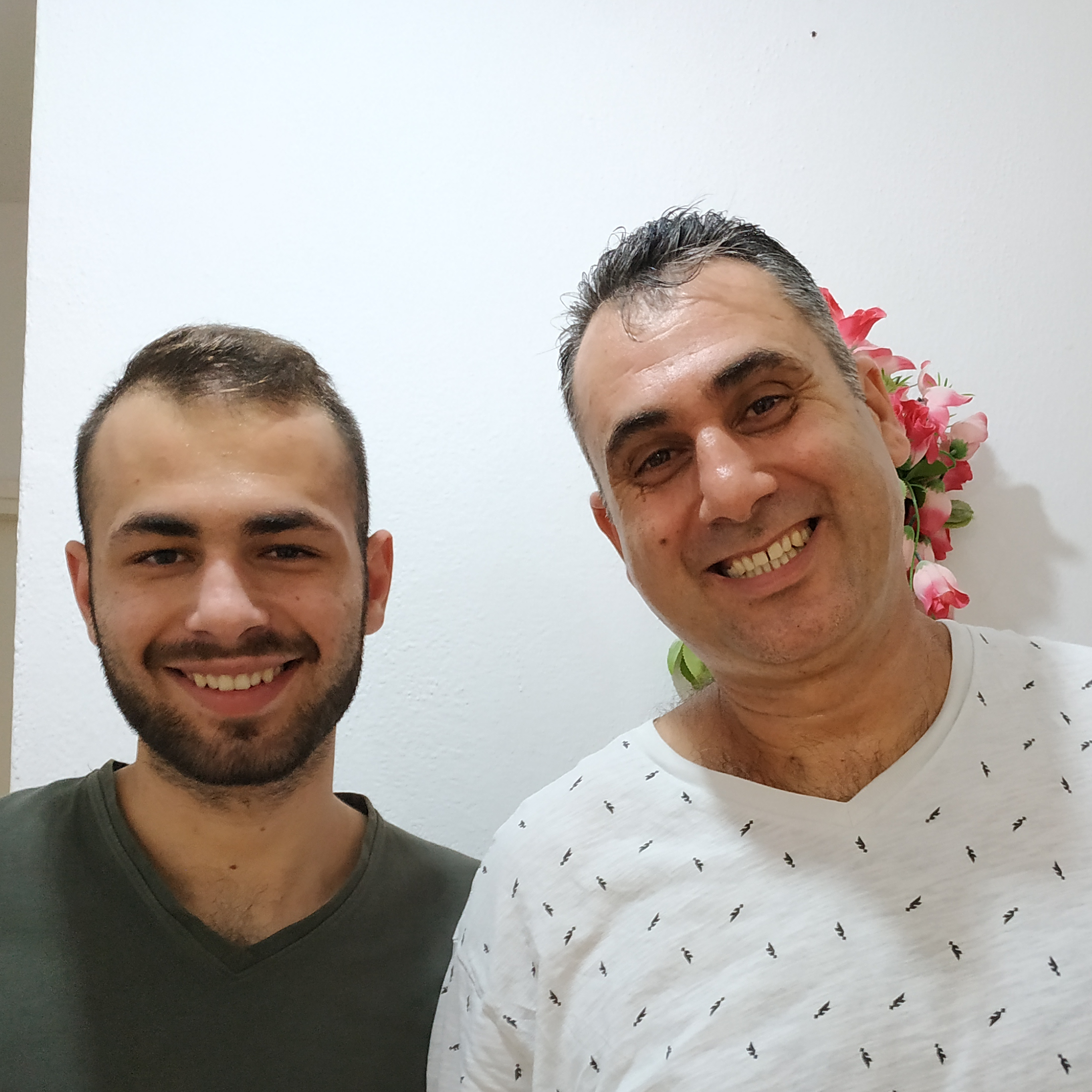 ג'ורג' ומיכאל כיו - אינסטלטור , תמונת פנים