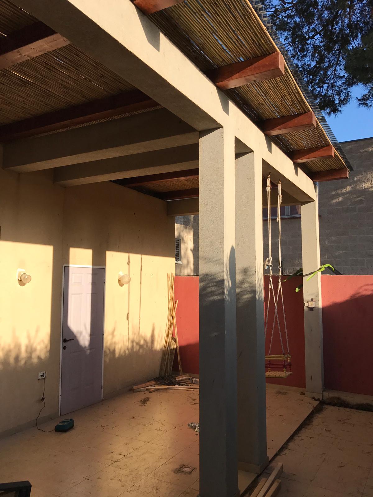 בניית פרגולה בזכרון יעקוב