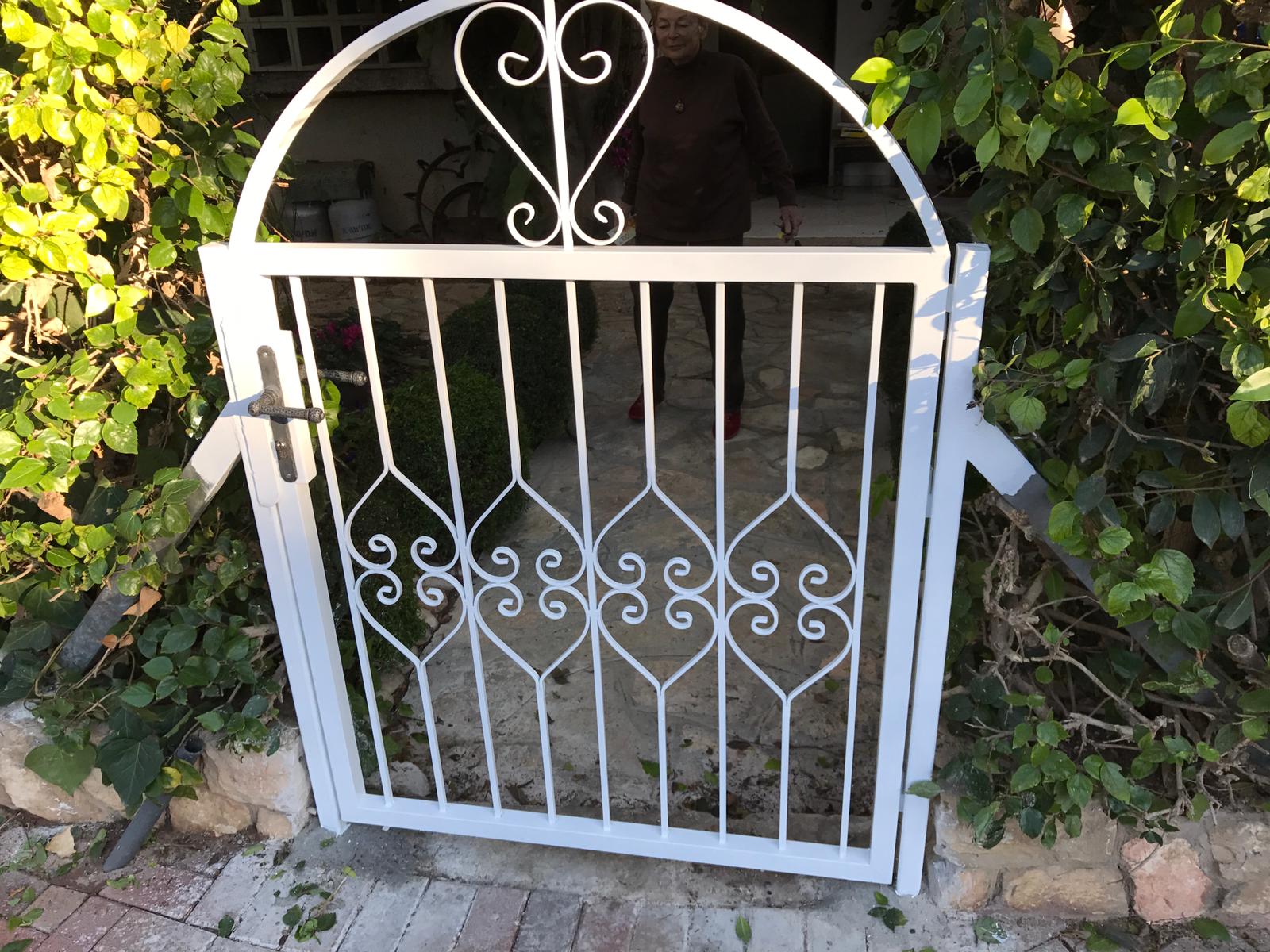 בניית שער ברעננה