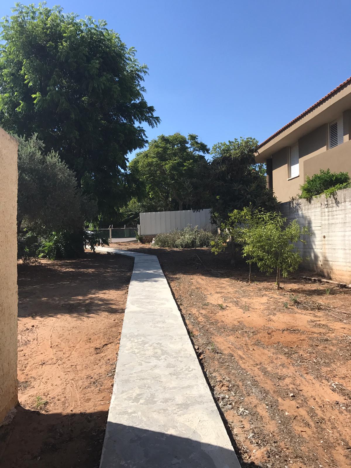 יציקת שביל באבן יהודה