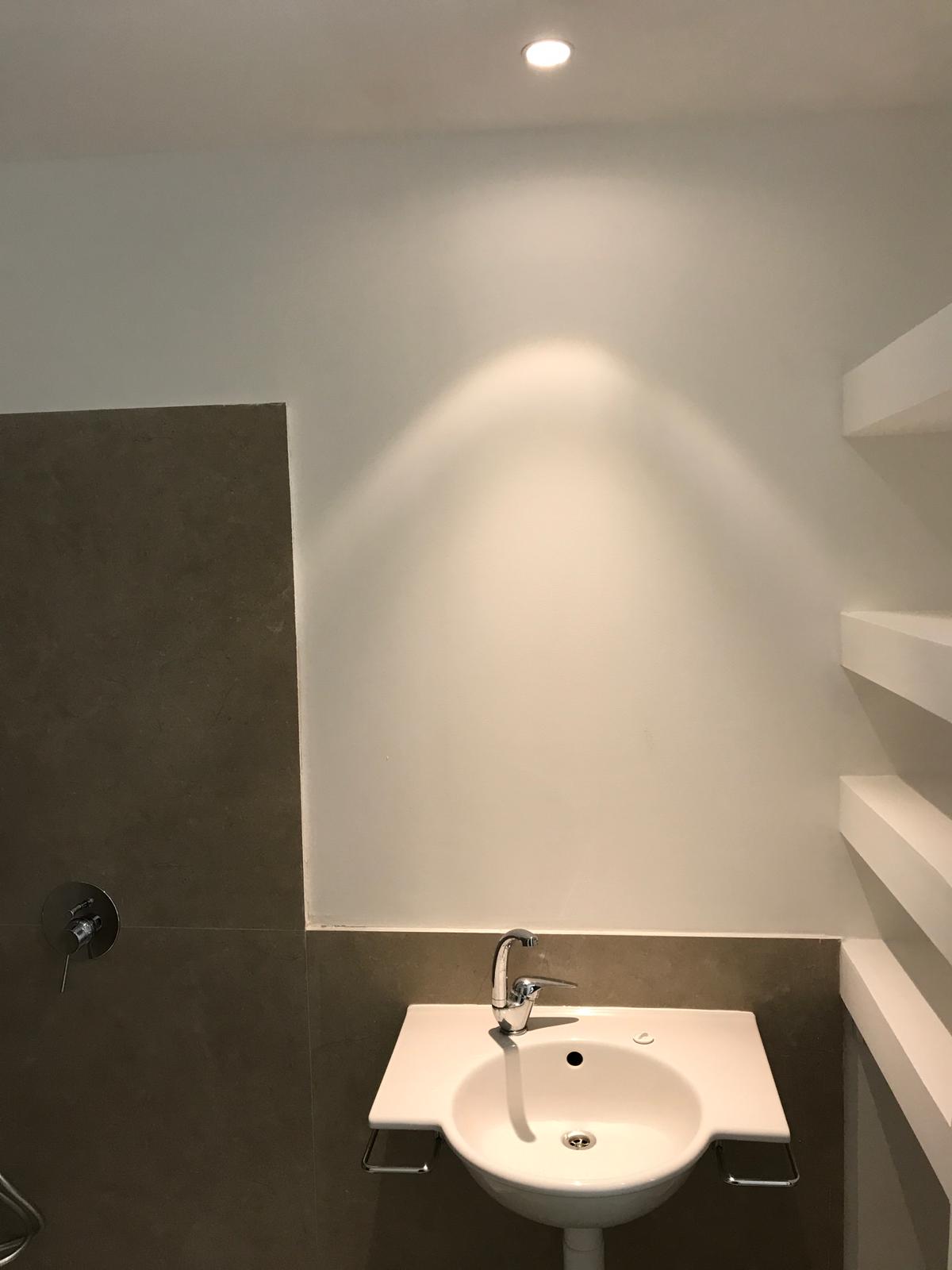 מקלחת ושירותים קומפלט - תל אביב