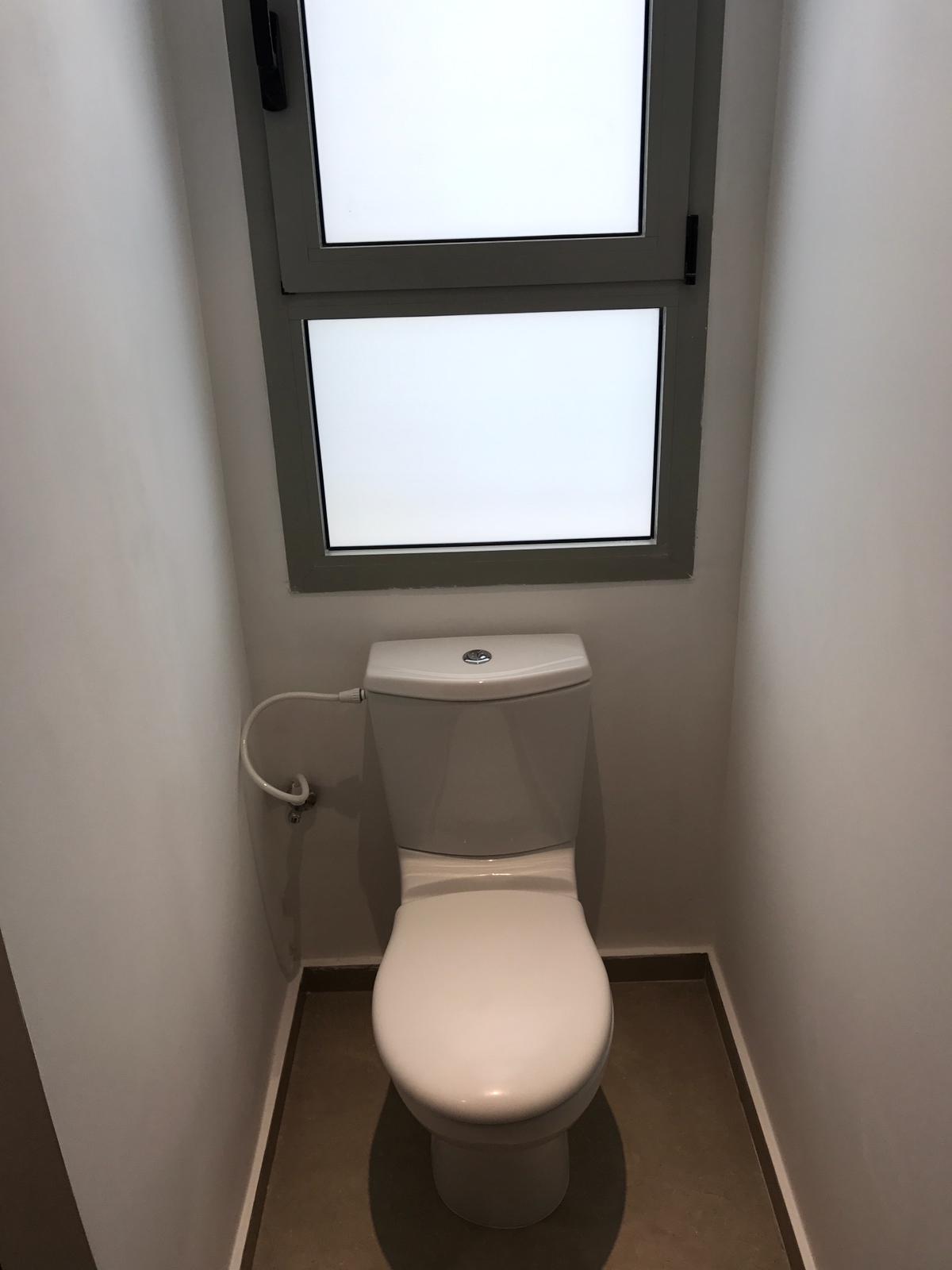 מקלחת ושירותים קומפלט - תל אביב