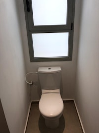מקלחת ושירותים קומפלט - תל אביב