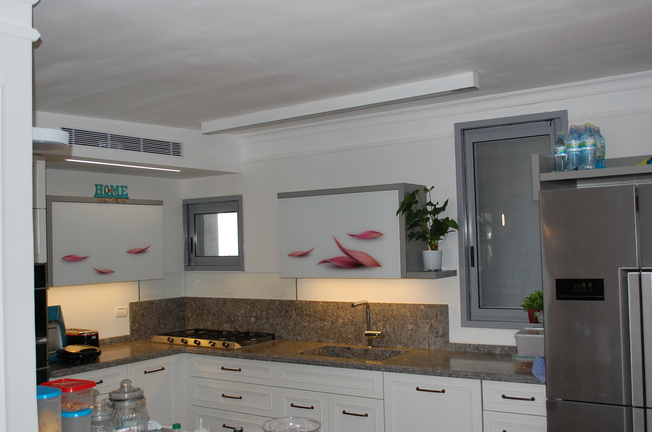 מטבח חצי מודרני חצי כפרי בתל אביב