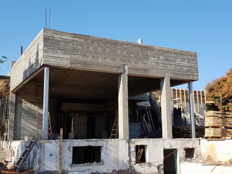 הריסה נרחבת, בניה ושיפוץ- מושב גן חיים