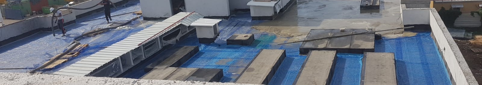 צילום מעבודה של מייקו משאבות בטון