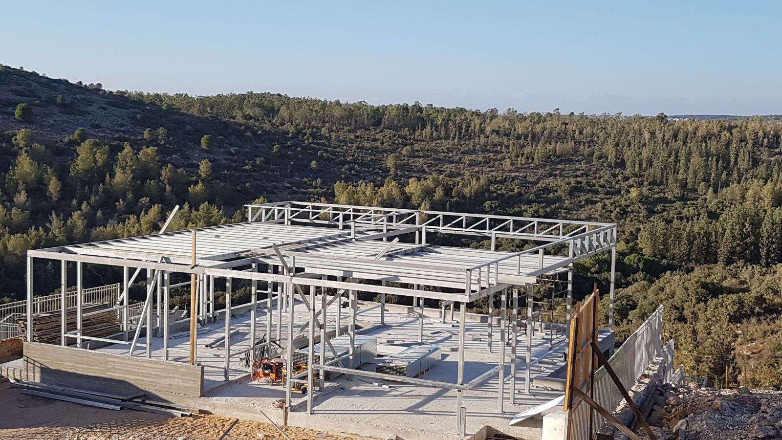 בניית בית מבניה קלה