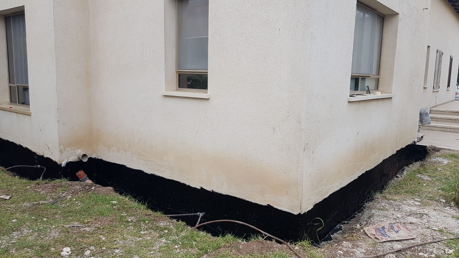 איטום יסודות