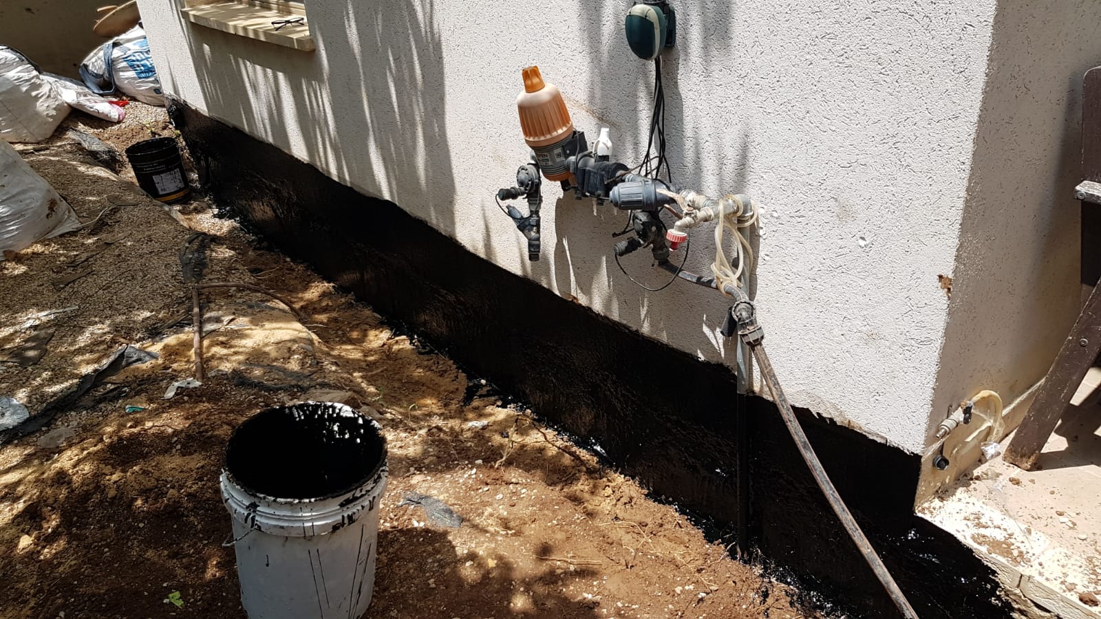 איטום יסודות