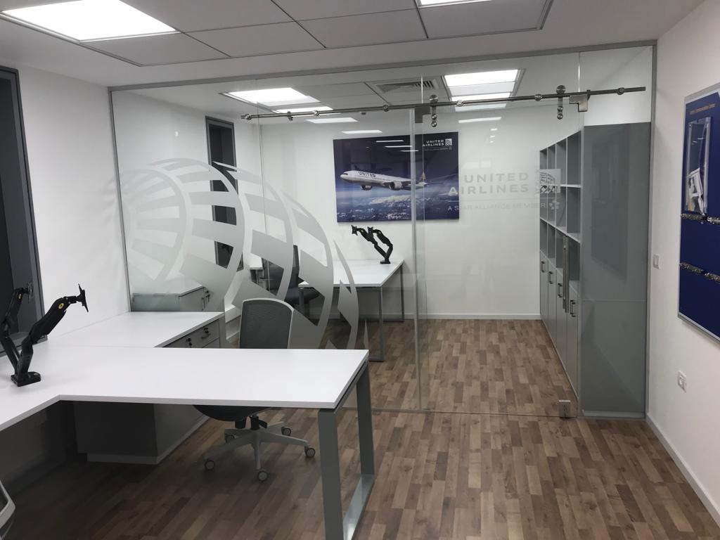 שיפוץ משרדי יונייטד איירליינס