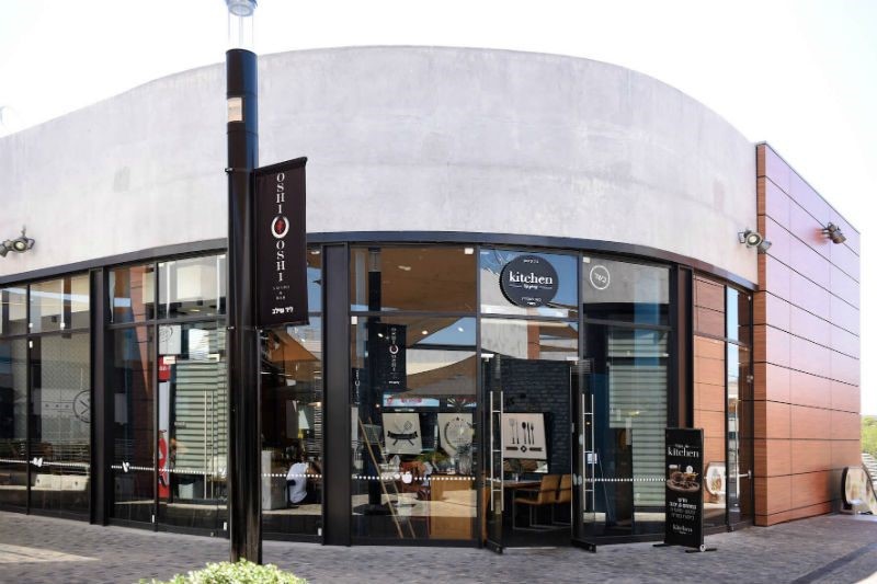 שיפוצים כלליים למרפאות, מסעדות משרדים וחנויות בגדים.