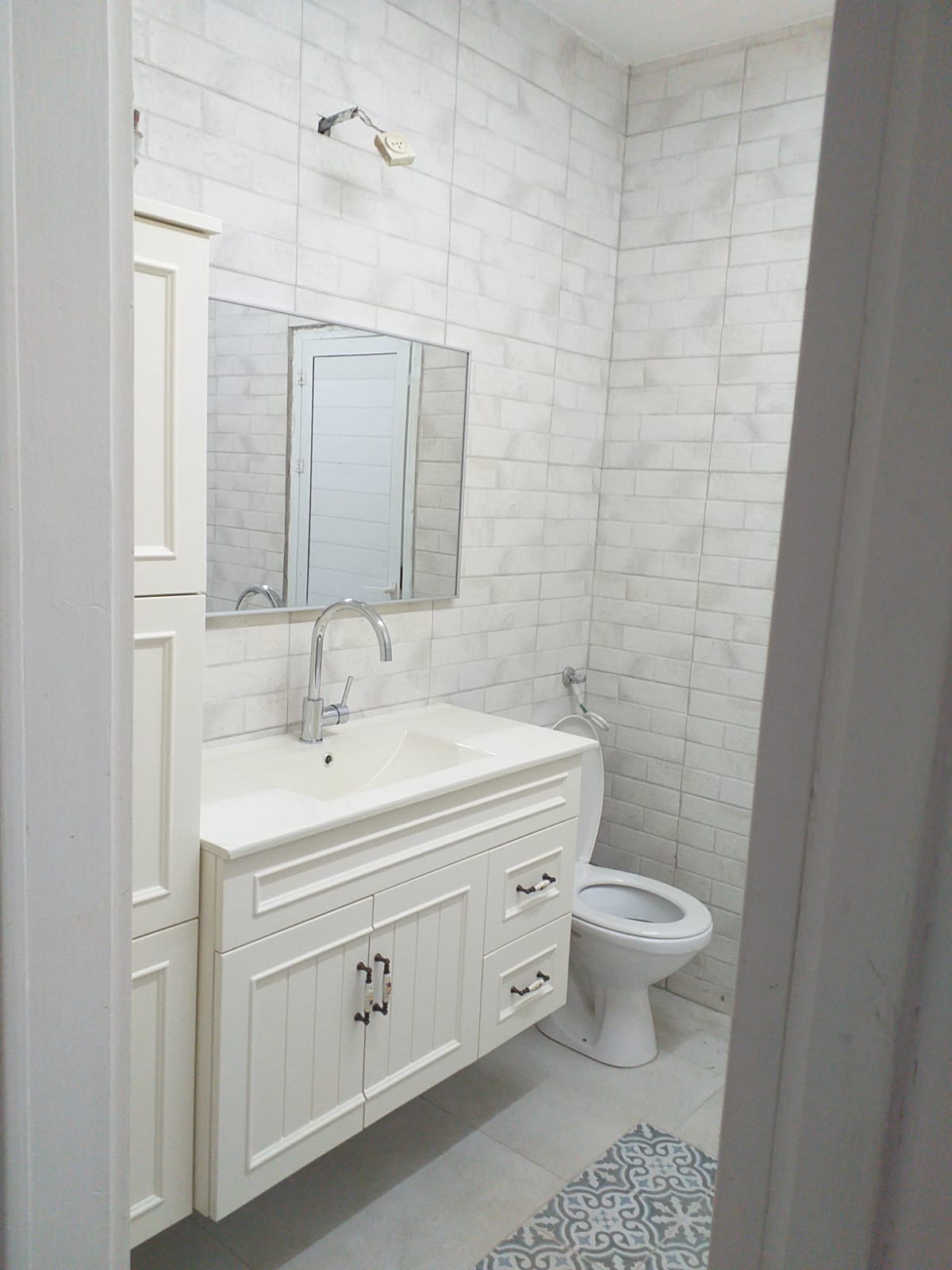 שיפוץ כללי כולל מטבח , סלון וחדר אמבטיה