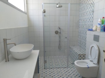 שיפוץ מקלחון וחדר שירותים