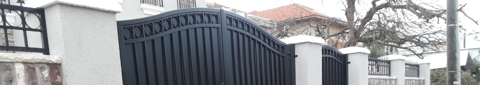 צילום מעבודה של אלון