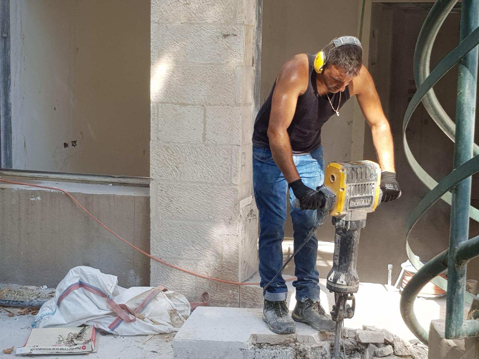 שיפוצים כללים ועבודות גמר