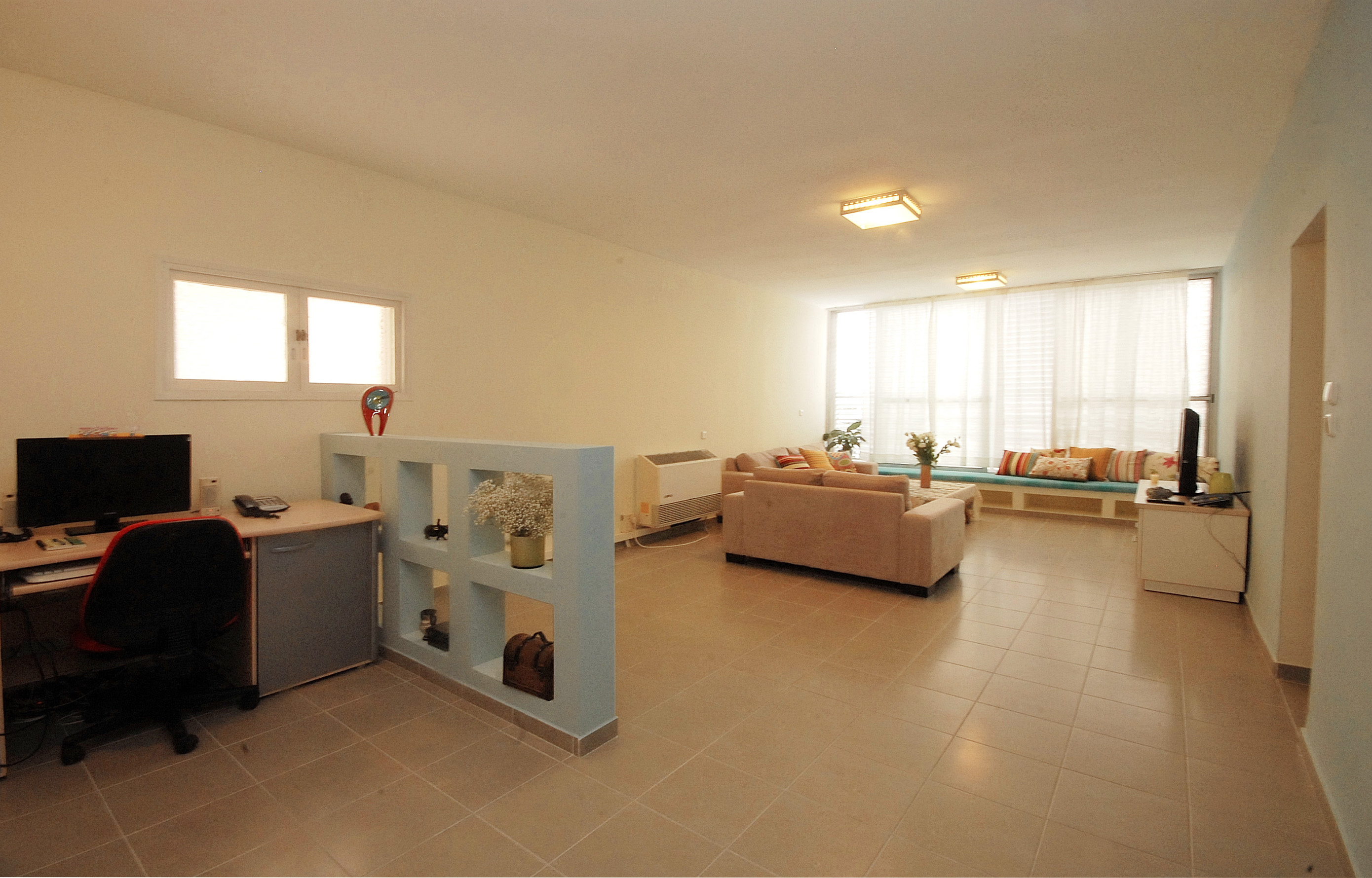 תכנון שיפוץ ועיצוב פנים לדירה בגודל כ 80 מ”ר במרכז חדרה. עבור משפחת נוטמן,