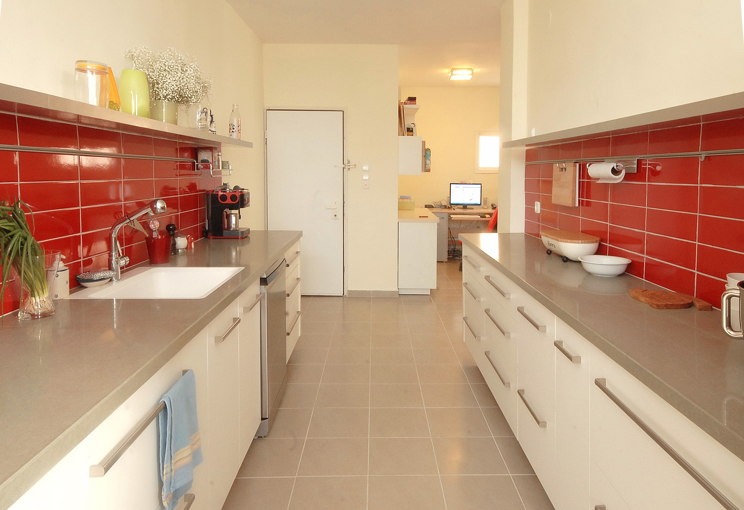 תכנון שיפוץ ועיצוב פנים לדירה בגודל כ 80 מ”ר במרכז חדרה. עבור משפחת נוטמן,