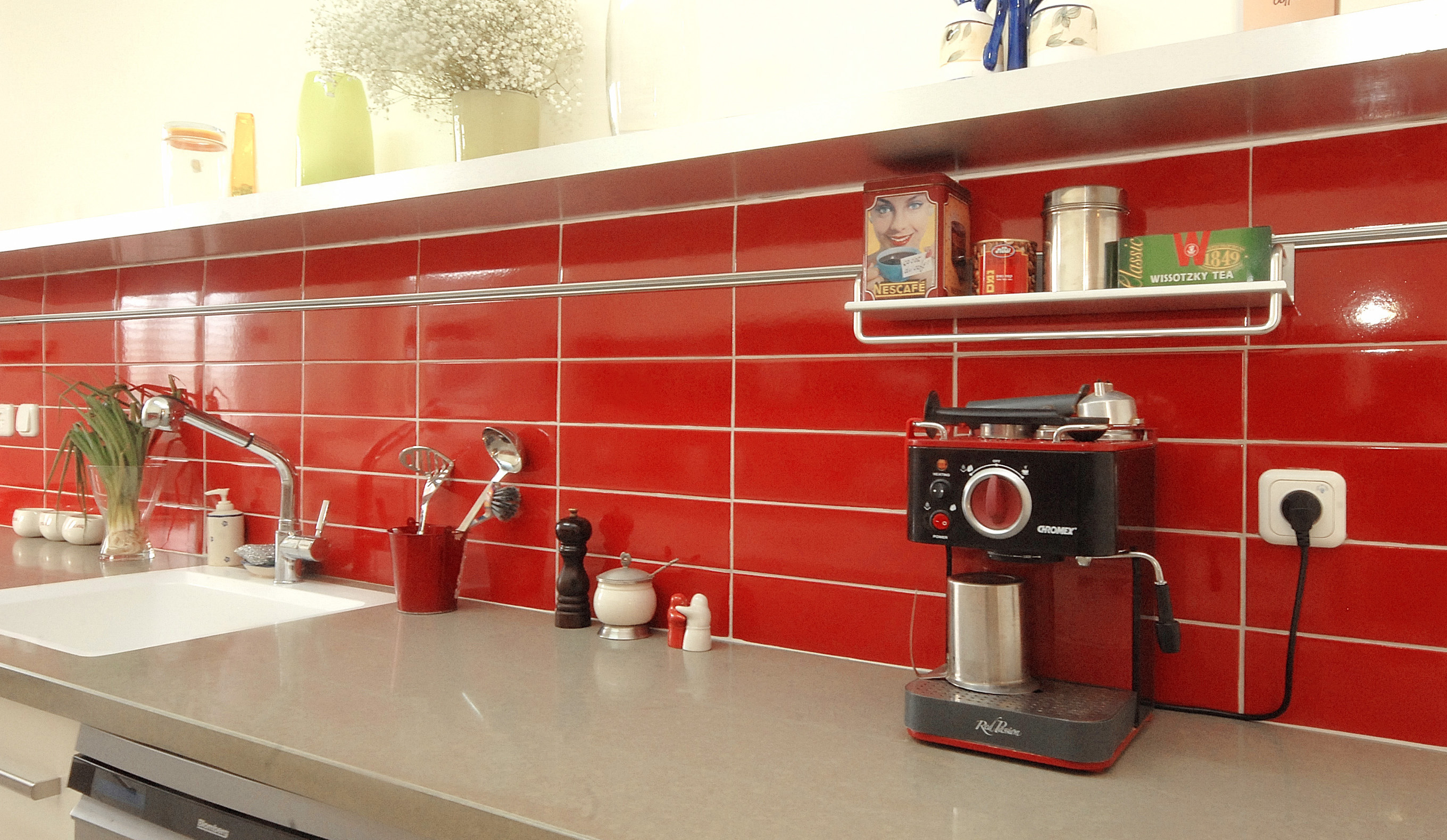 תכנון שיפוץ ועיצוב פנים לדירה בגודל כ 80 מ”ר במרכז חדרה. עבור משפחת נוטמן,