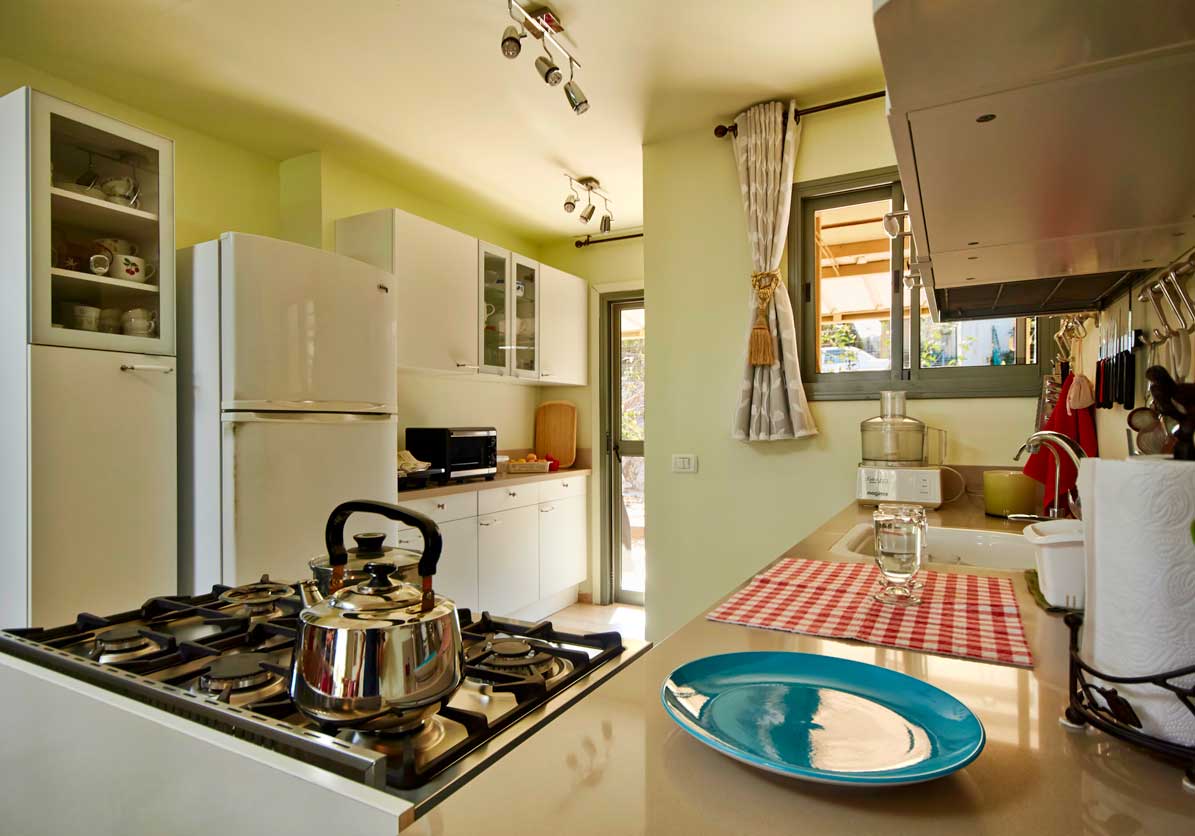 בית לידיה אלישר, קציר