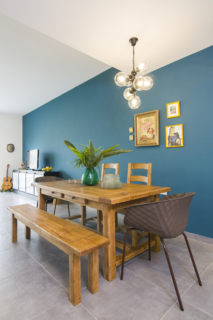 ×¤×× ×ª ×××× ××¢×¥ ×¢× ×§××¨××ª ×××¨×§××.