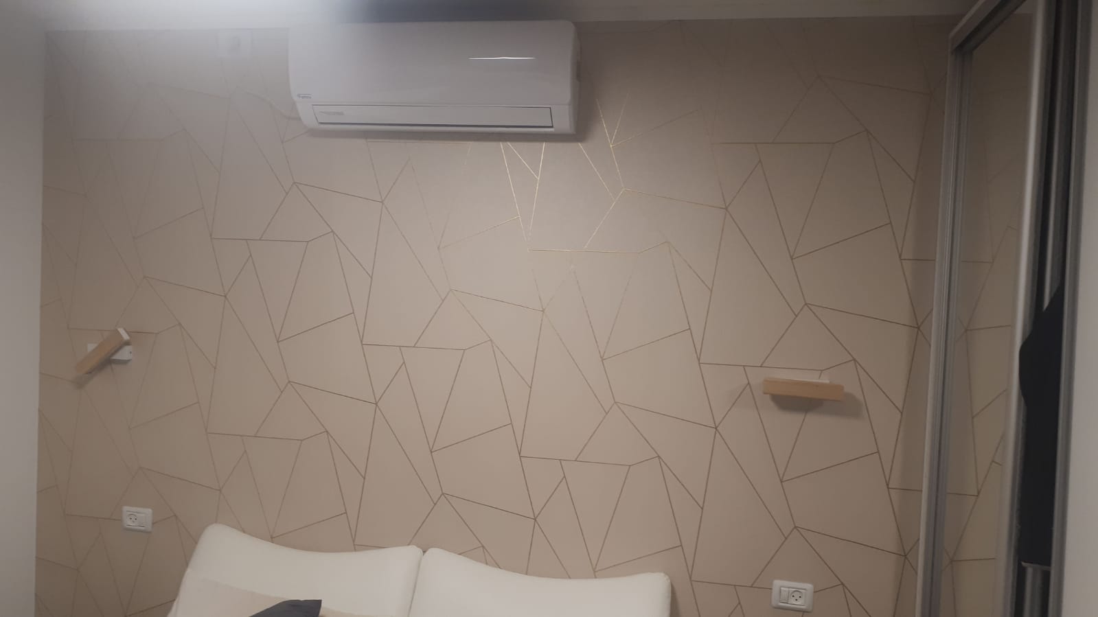 בריקים וטפטים