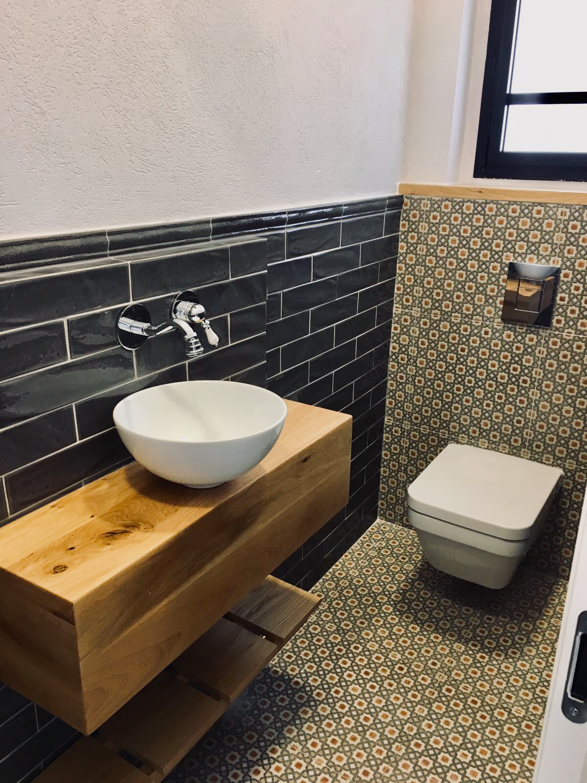 בין העיר לפרובאנס