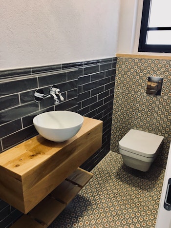 בין העיר לפרובאנס