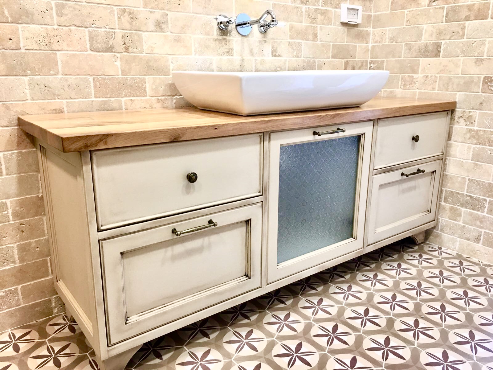 בין העיר לפרובאנס