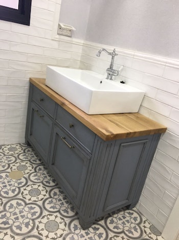 בין העיר לפרובאנס