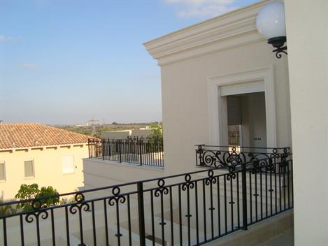 בית משפחה בהשראה קלאסית