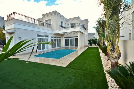 בית משפחה בהשראה קלאסית