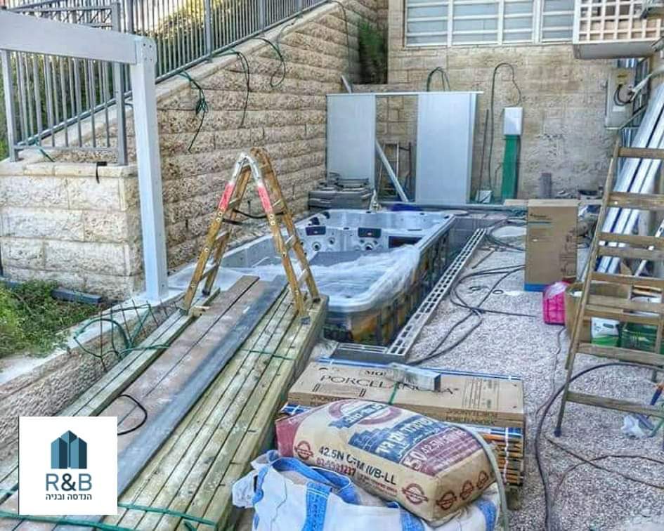 בניית בריכה ומטבח חוץ