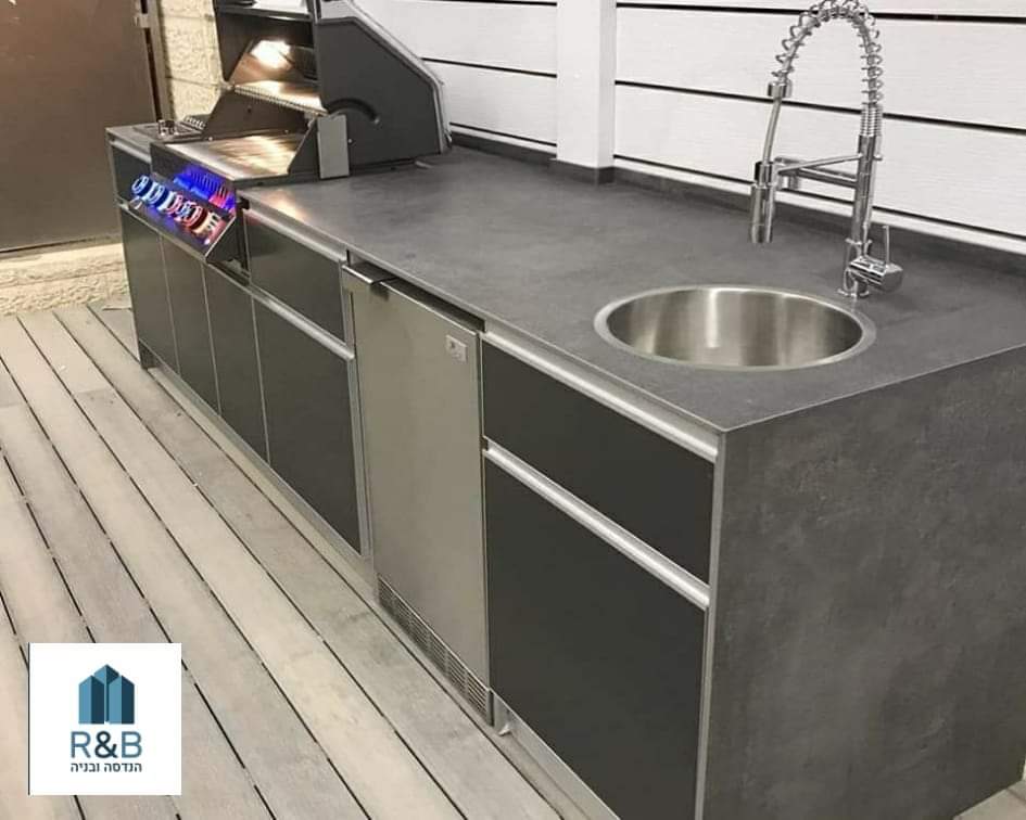 בניית בריכה ומטבח חוץ