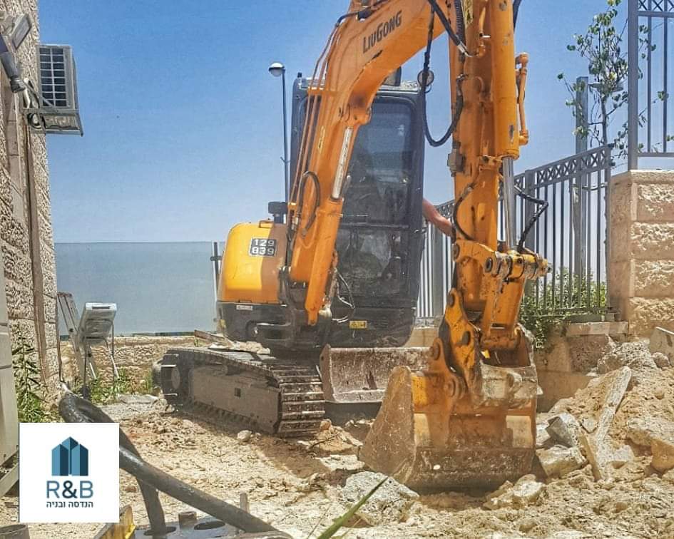 בניית בריכה ומטבח חוץ