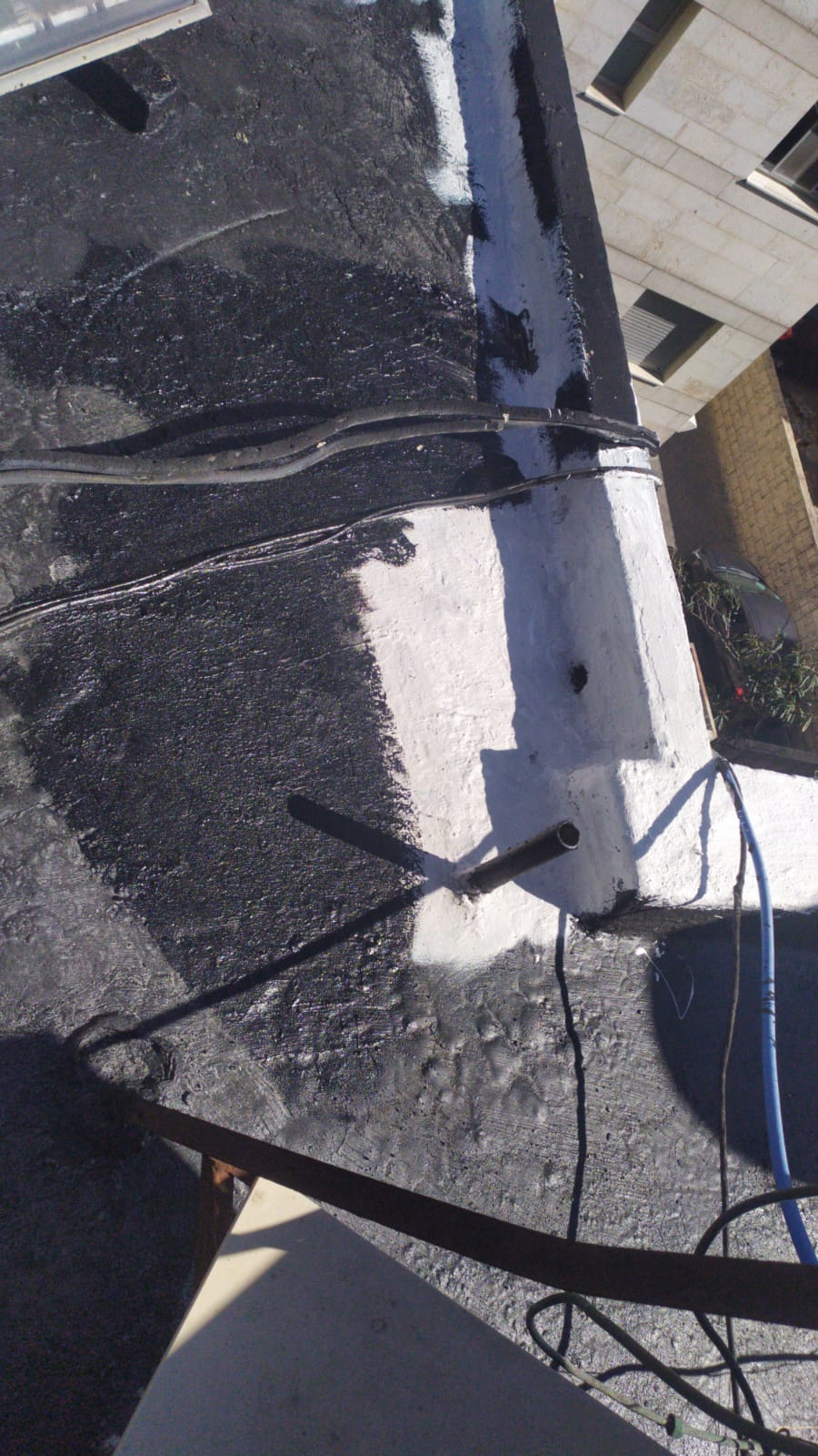 עבודת איטום בגג