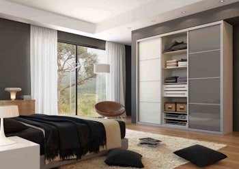 דלתות וחלונות.