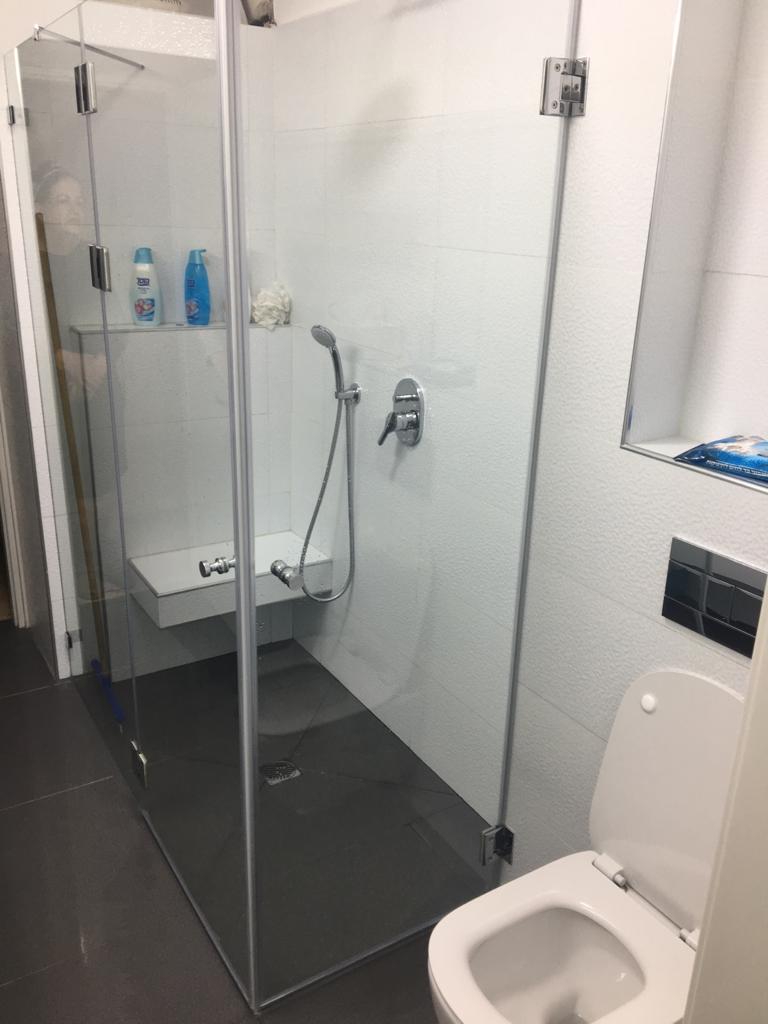 בניית חדר שירותים בסגנון מודרני