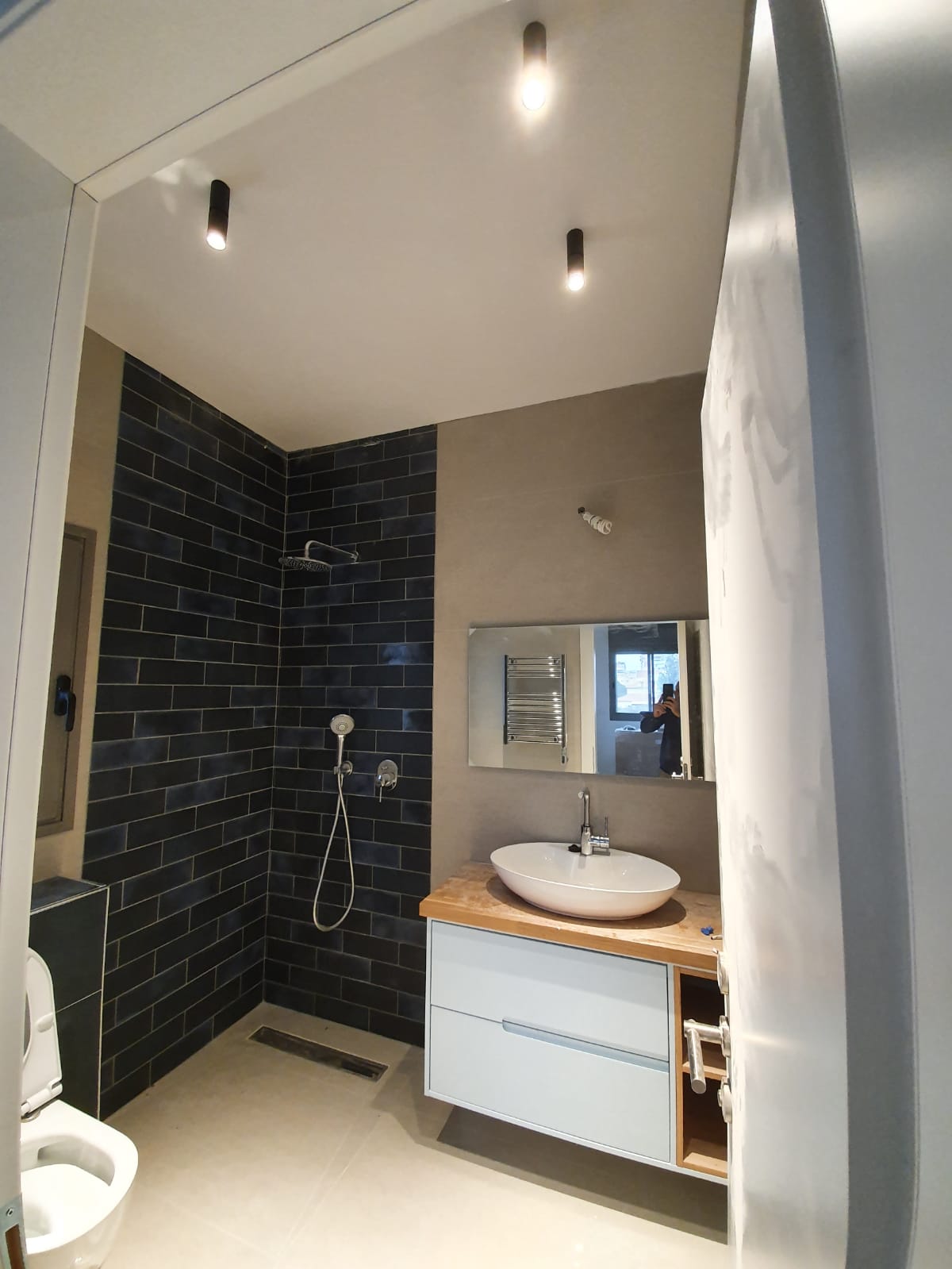 צילום מעבודה של גרגורי בנימינוב