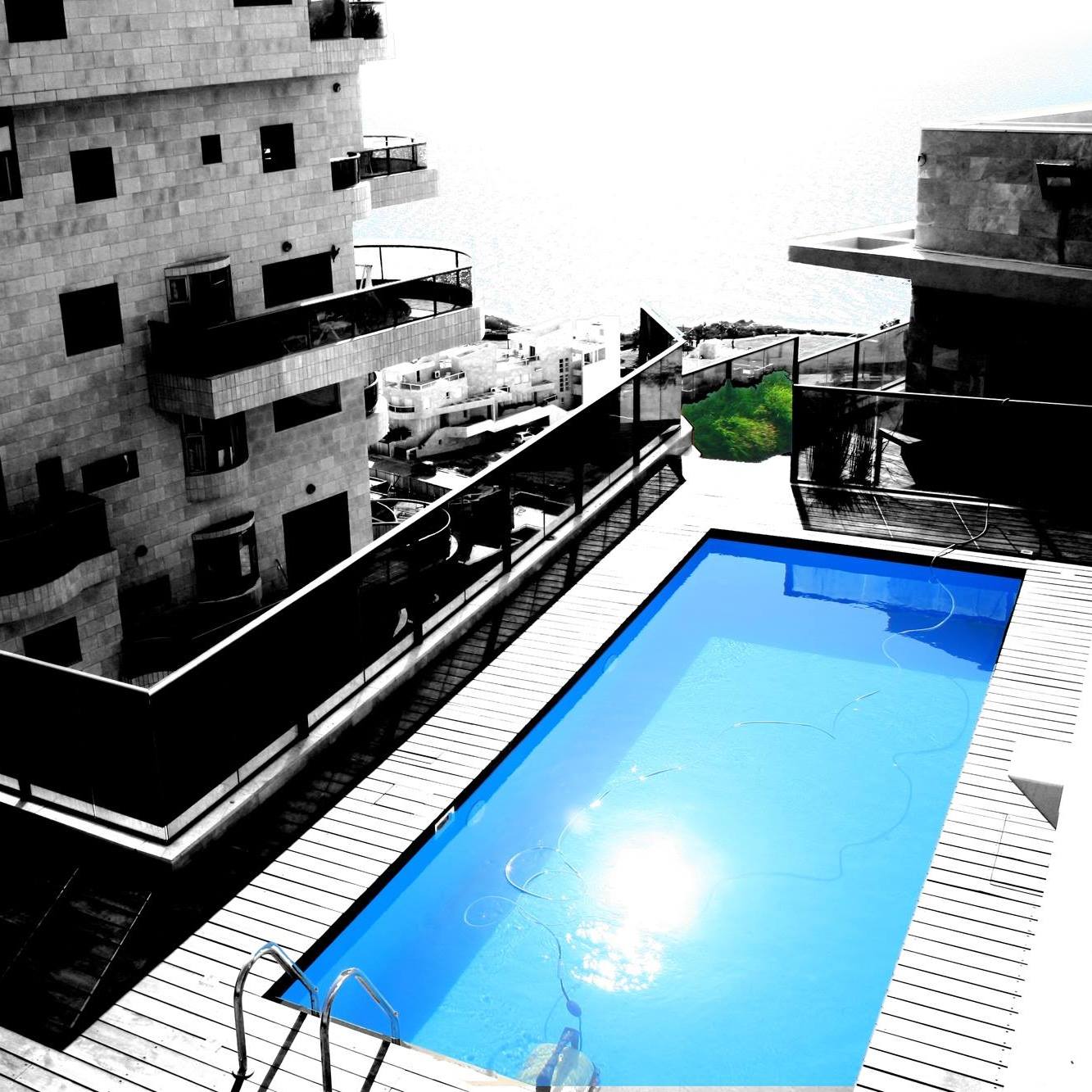 תכנון ועיצוב פנטהאוז עם בריכה על גג