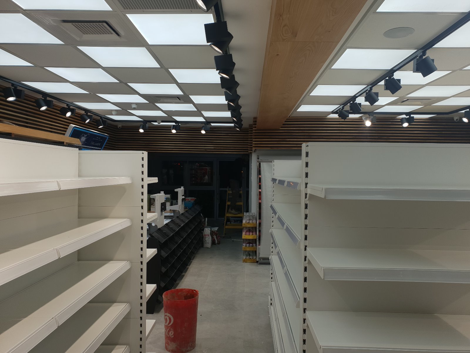 ביצוע הקמת סניף נוסף לרשת מילק חנויות מזון