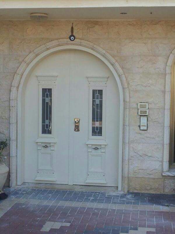 דלתות כניסה לבית