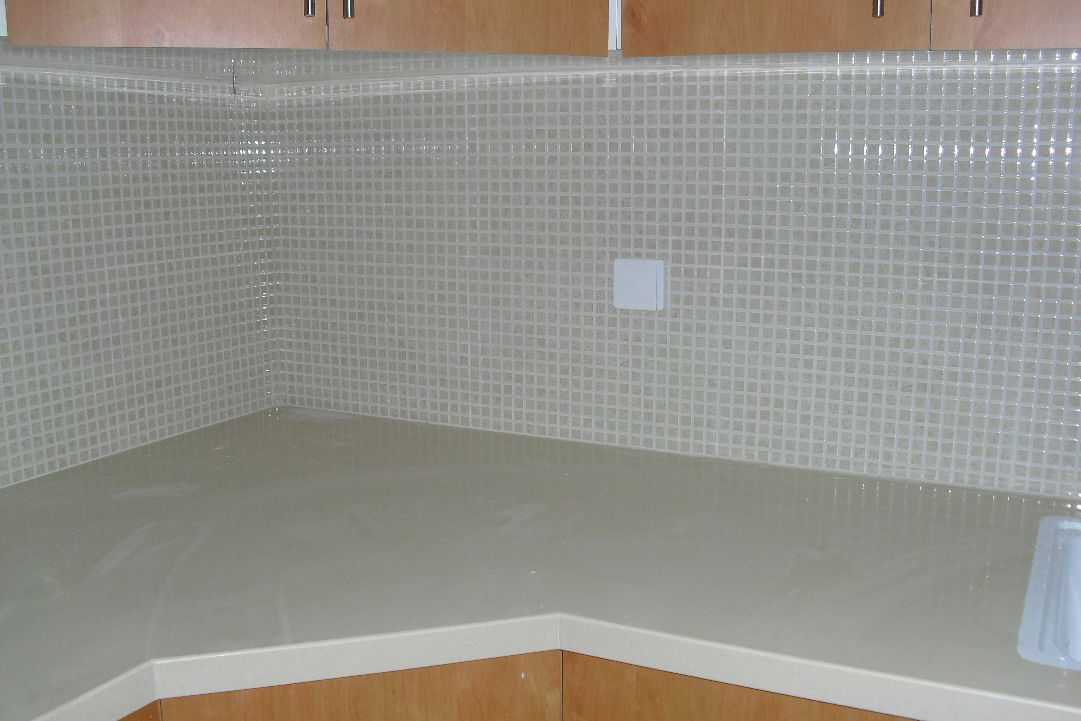 חיפוי מעל השיש - שיפוץ ברחובות