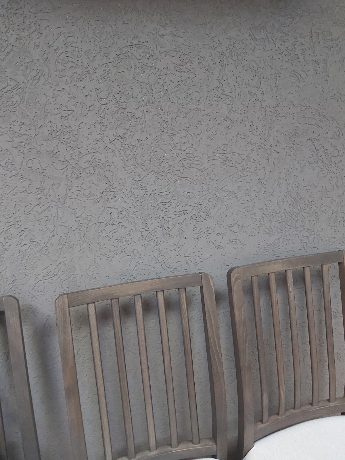 עבודת דקור של שליכט צבעוני בוטיק יין