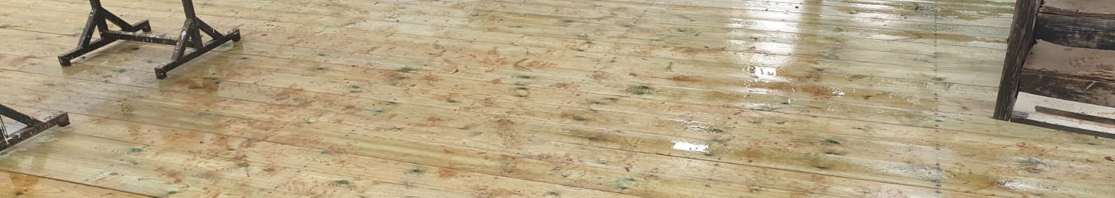 צילום מעבודה של עופר עבודות עץ