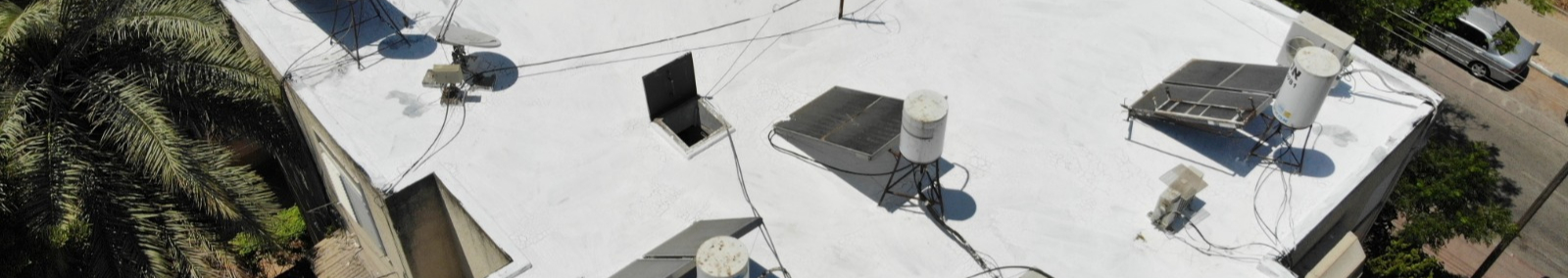 צילום מעבודה של יקיר סלהוב