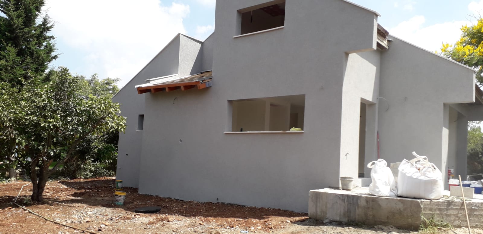 שיפוץ חיצוני ופנימי לבית פרטי