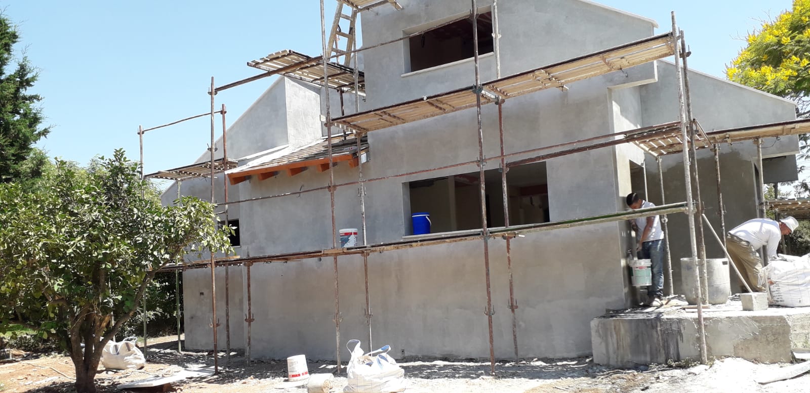 שיפוץ חיצוני ופנימי לבית פרטי