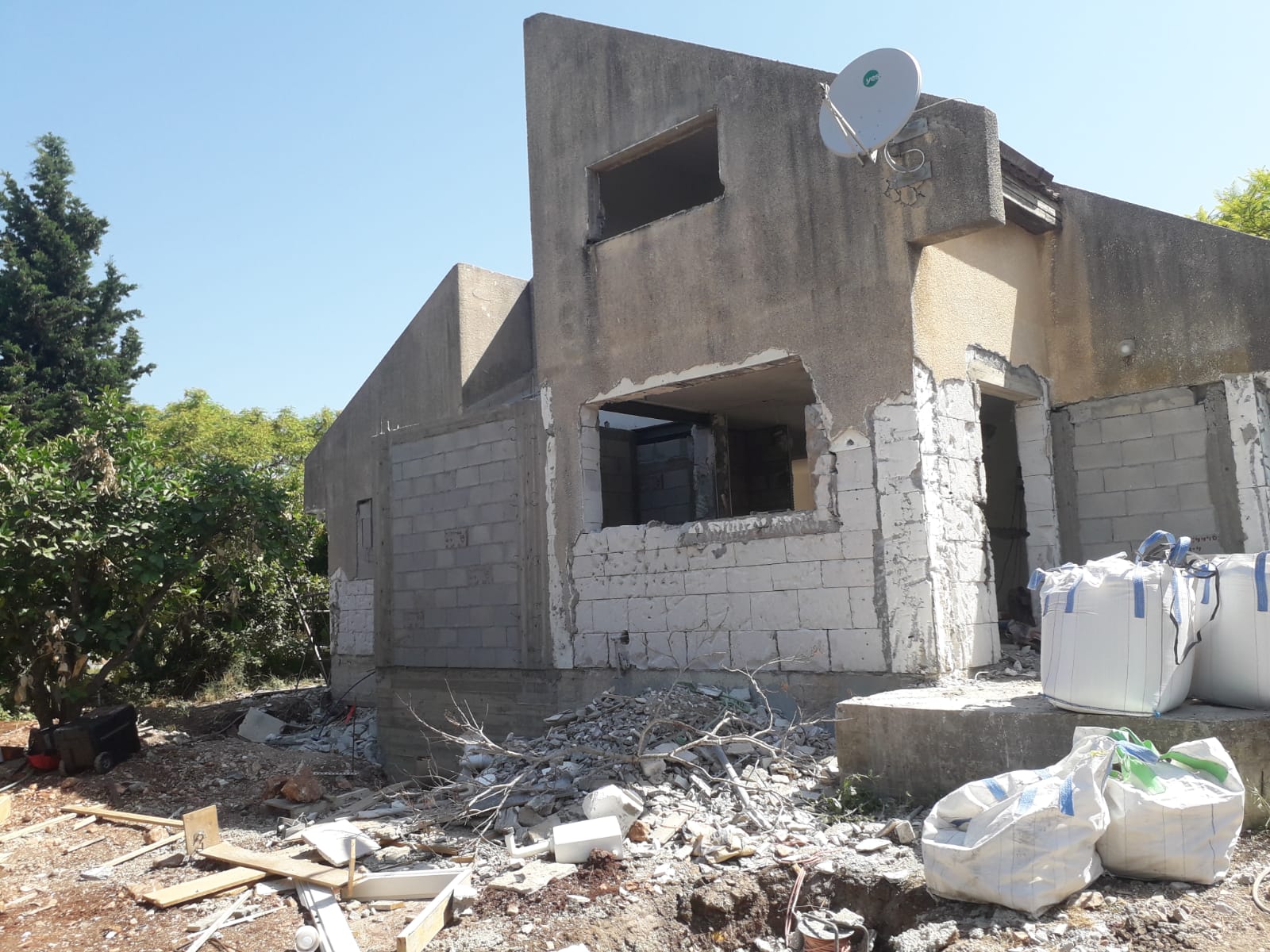 שיפוץ חיצוני ופנימי לבית פרטי